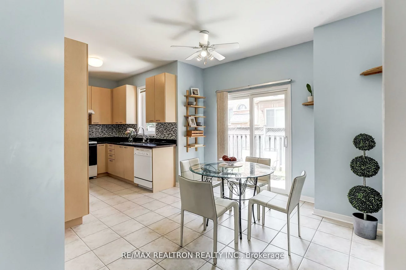 61, Manorwood, Berczy, Markham