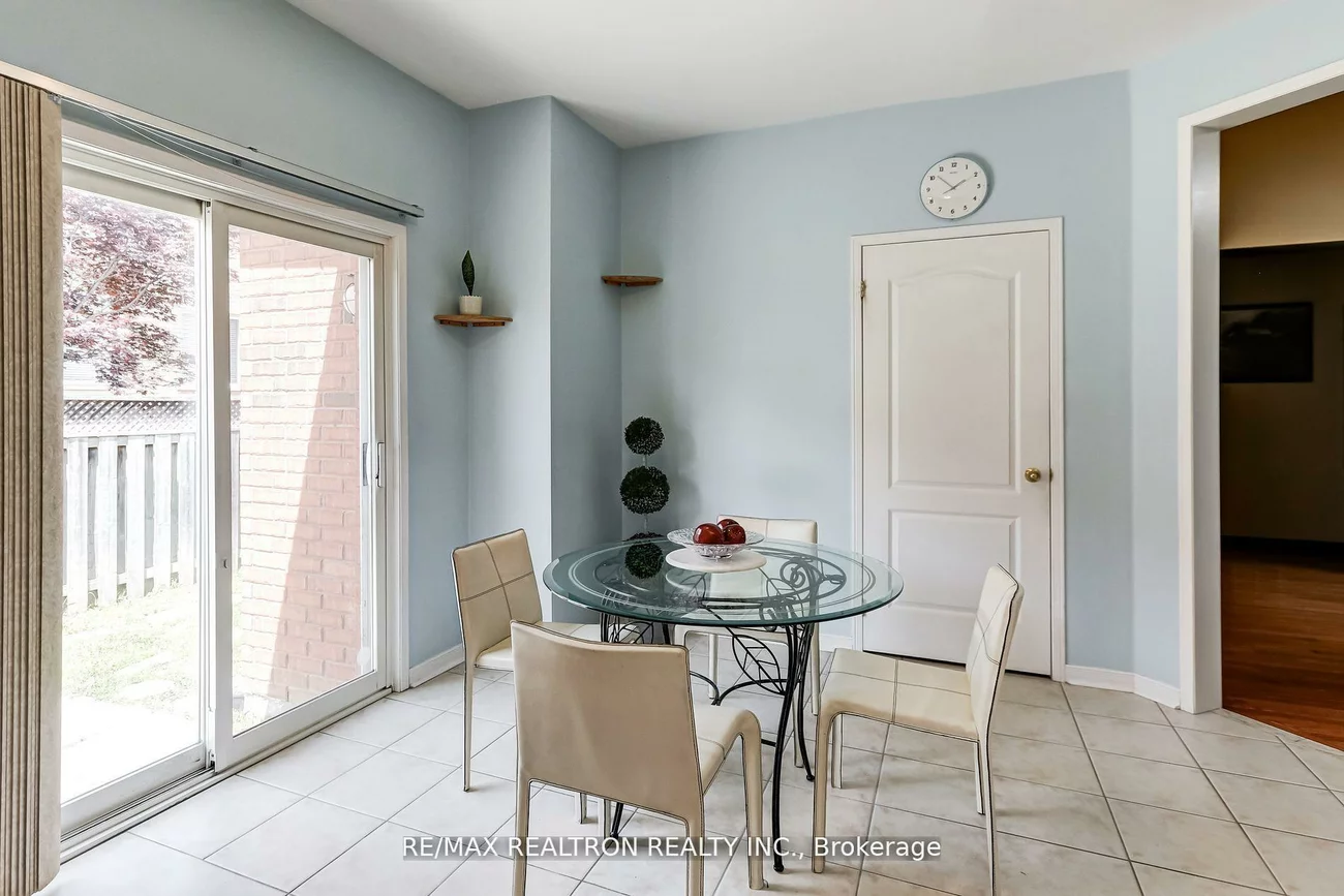 61, Manorwood, Berczy, Markham