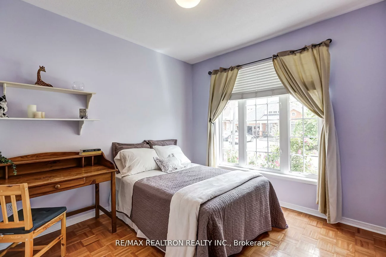 61, Manorwood, Berczy, Markham