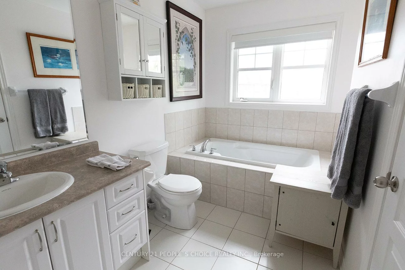 102, Roy Grove, Greensborough, Markham