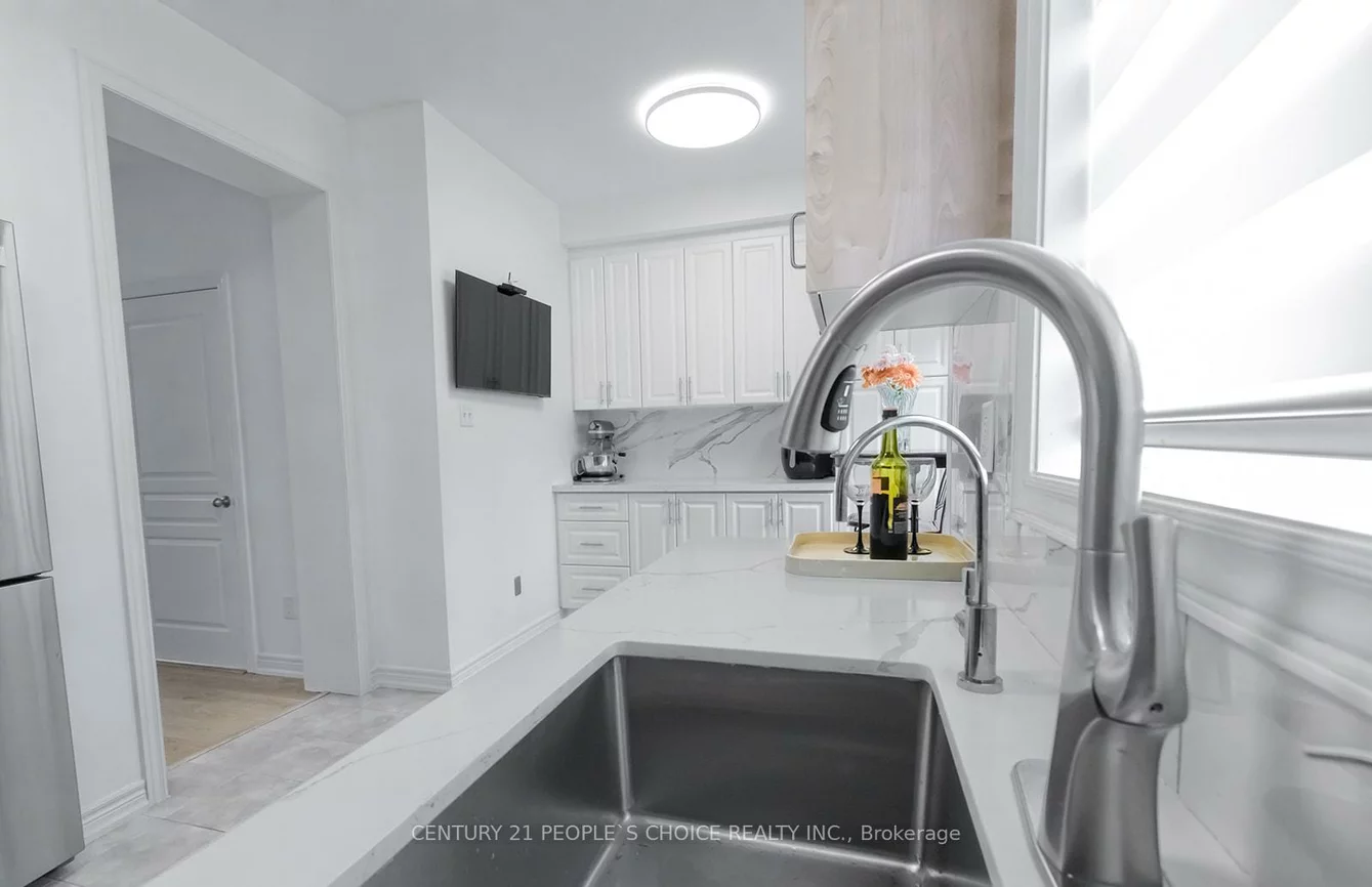 102, Roy Grove, Greensborough, Markham