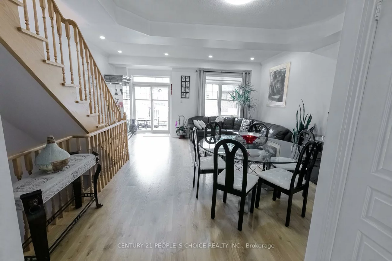 102, Roy Grove, Greensborough, Markham