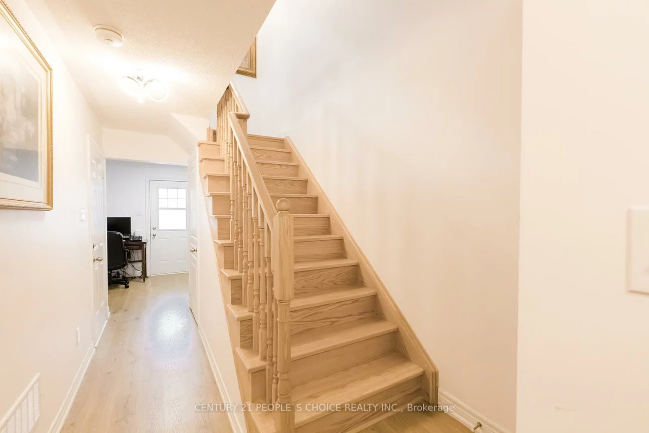 102, Roy Grove, Greensborough, Markham