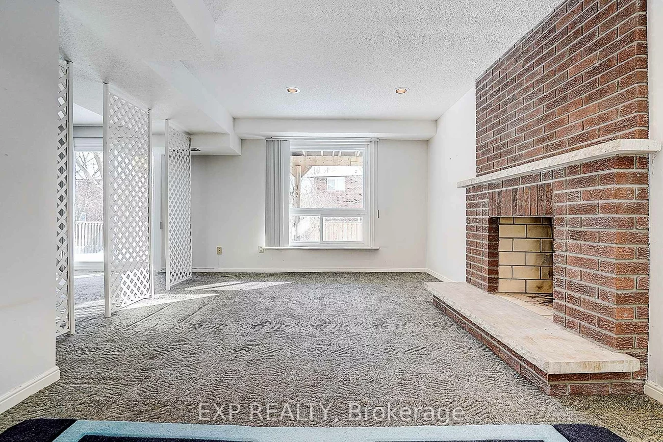 27, Pining, Aileen-Willowbrook, Markham