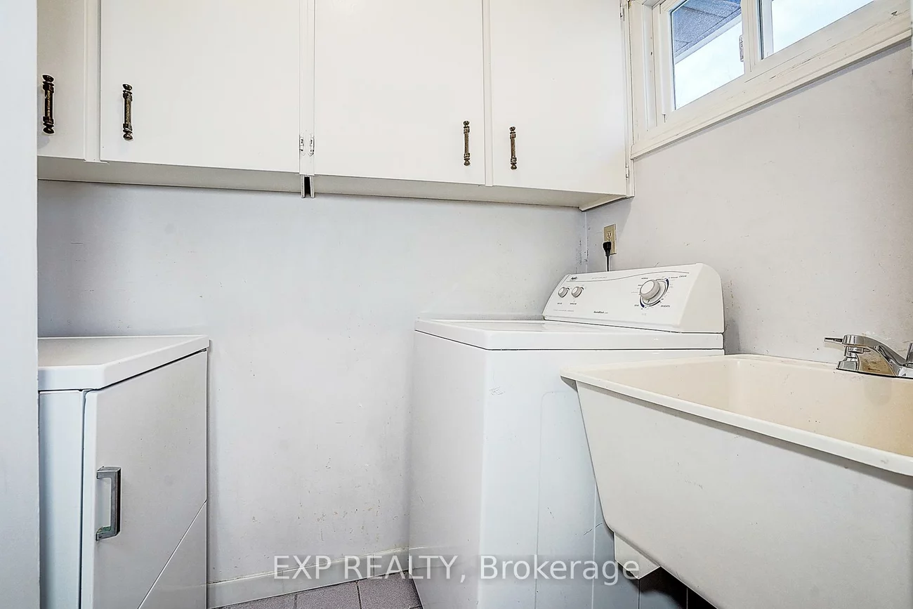 27, Pining, Aileen-Willowbrook, Markham