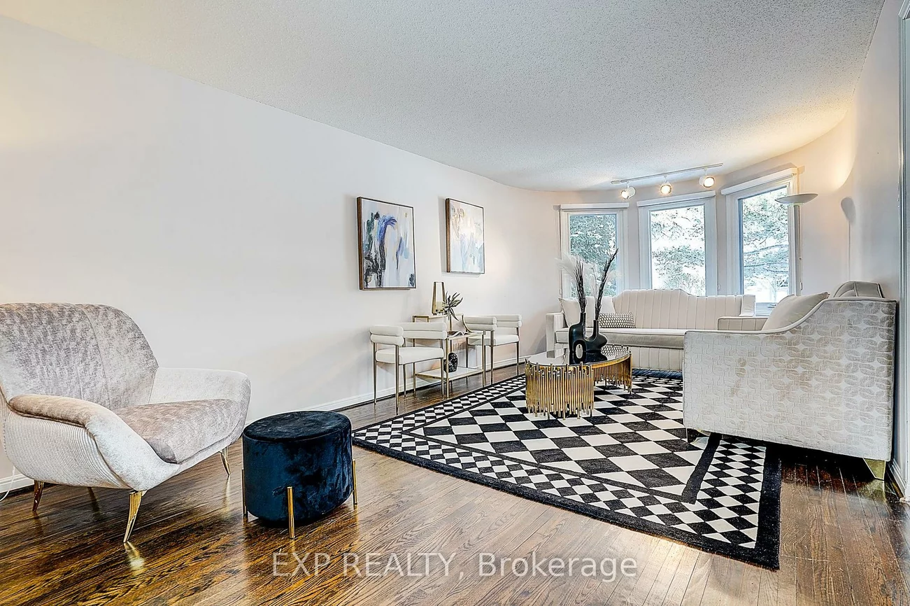 27, Pining, Aileen-Willowbrook, Markham