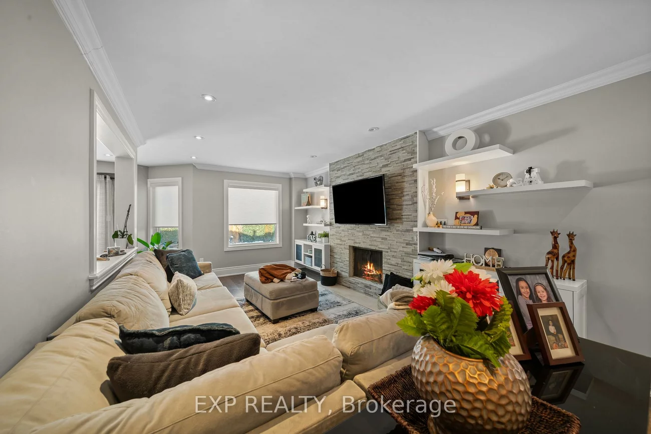 126, Larkin, Markham Village, Markham