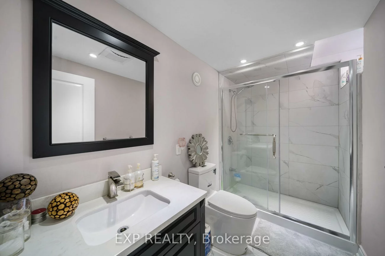 126, Larkin, Markham Village, Markham