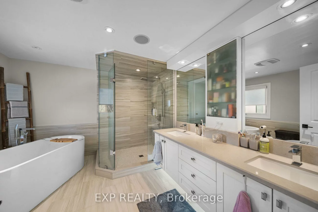 126, Larkin, Markham Village, Markham