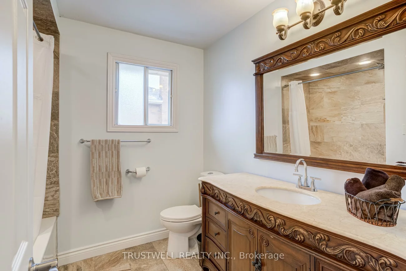 82, Long Island, Markville, Markham