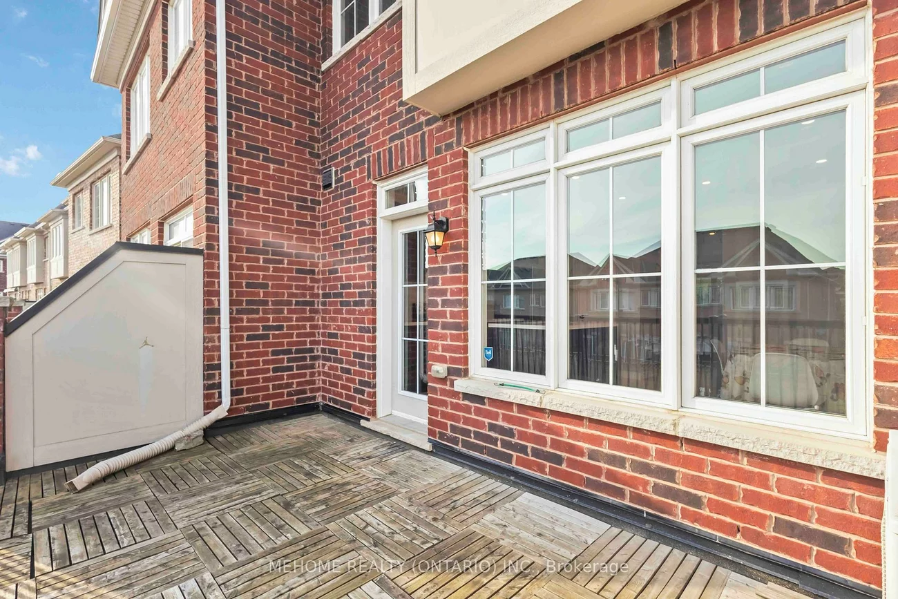 229, Dundas, Greensborough, Markham