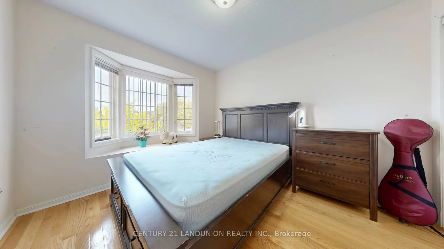 10, Majestic, Berczy, Markham