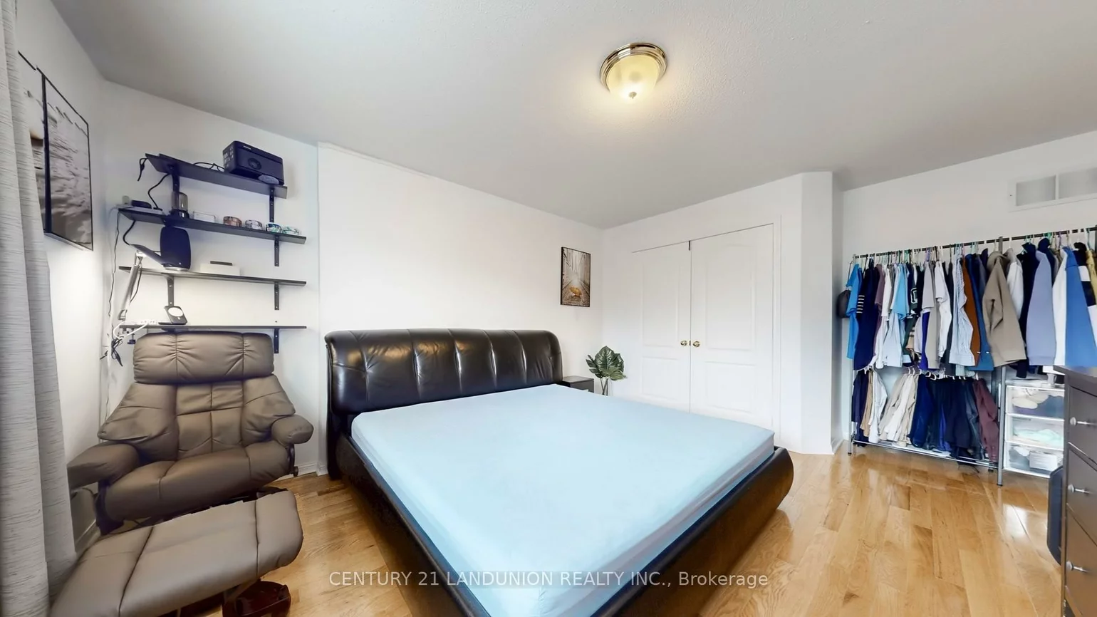 10, Majestic, Berczy, Markham