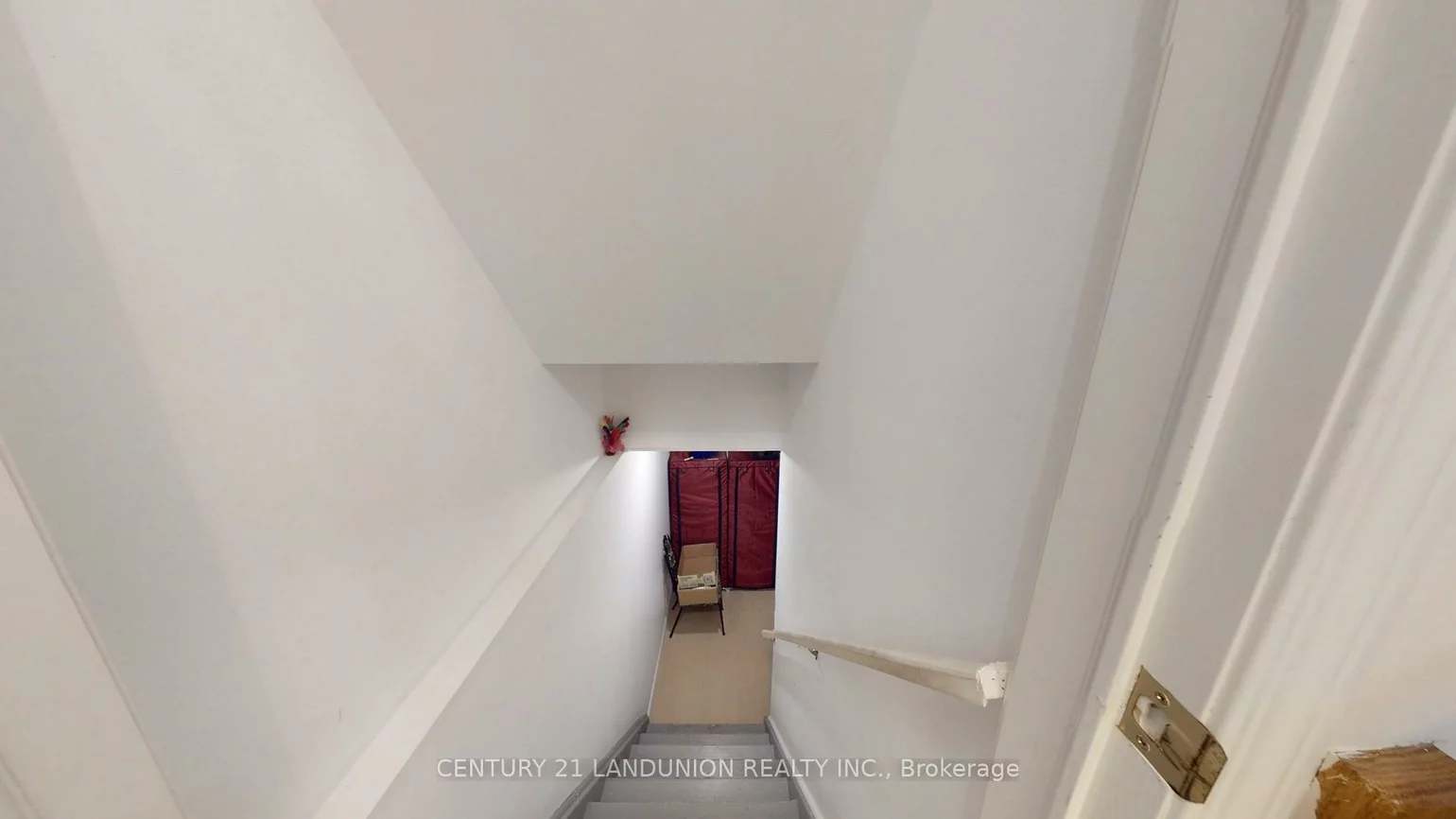 10, Majestic, Berczy, Markham