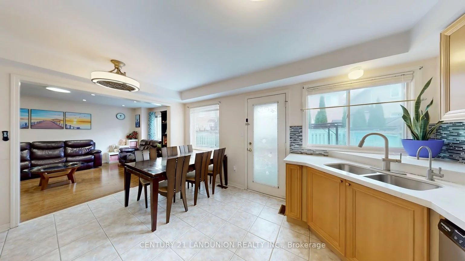 10, Majestic, Berczy, Markham