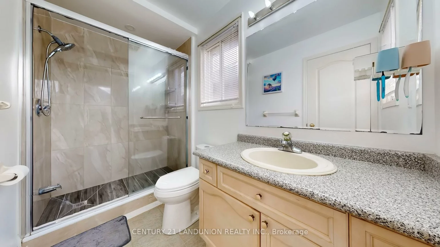 10, Majestic, Berczy, Markham