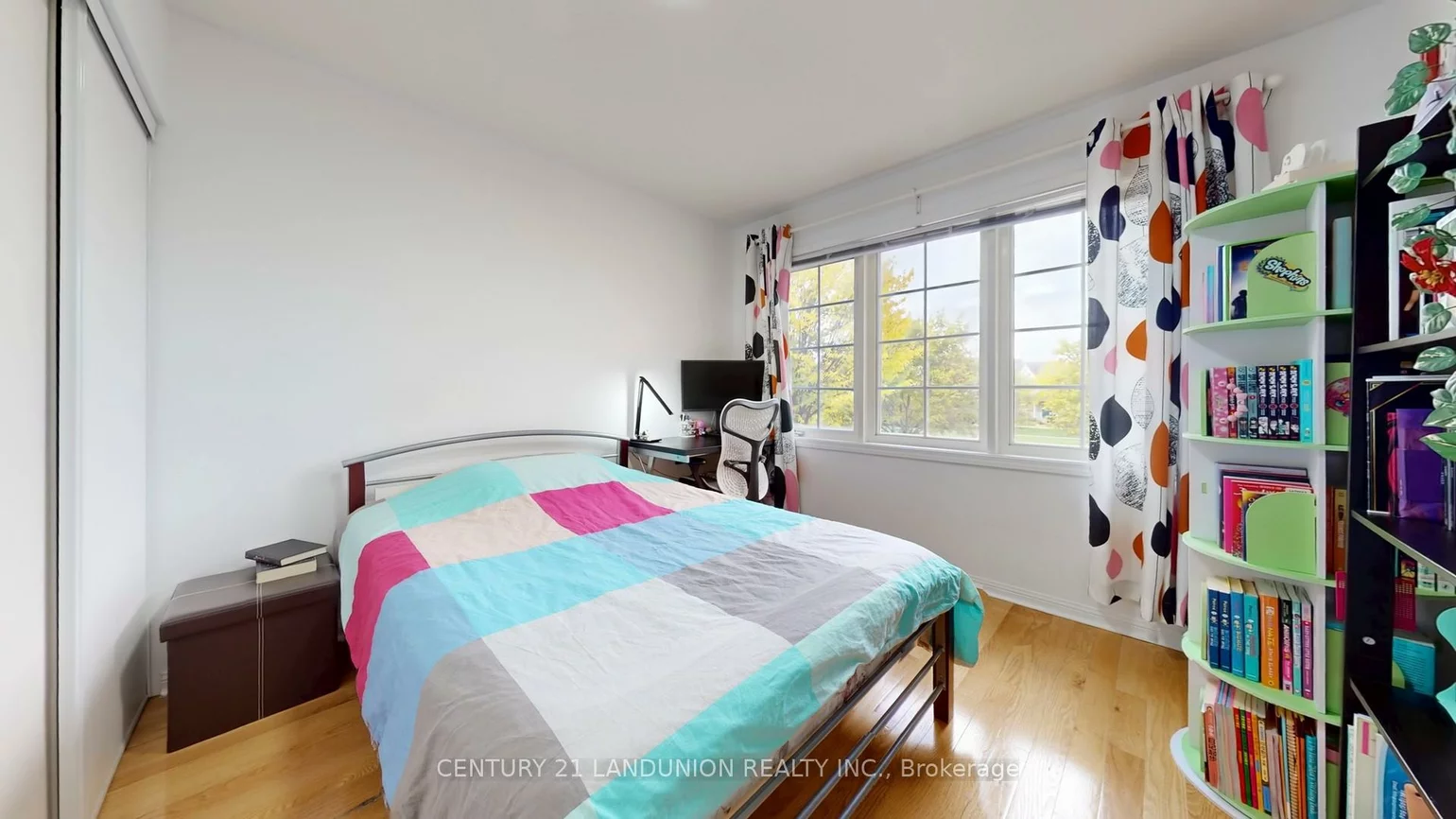 10, Majestic, Berczy, Markham