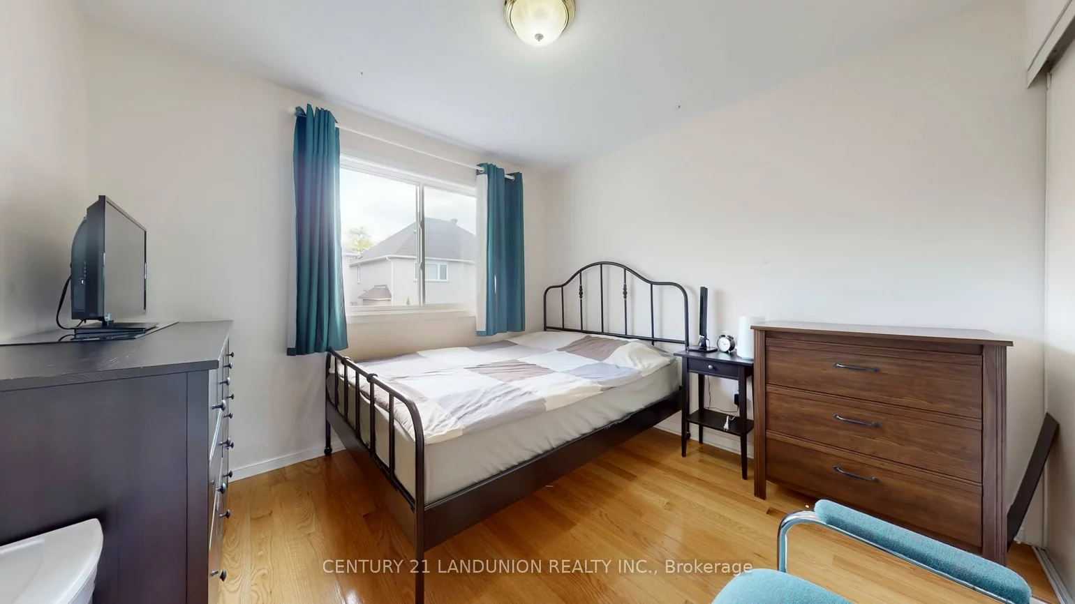 10, Majestic, Berczy, Markham