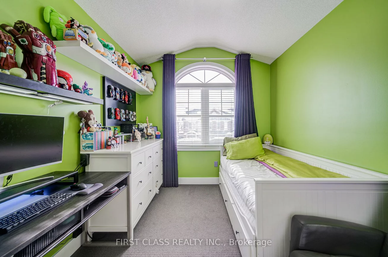 36, Staglin, Cathedraltown, Markham