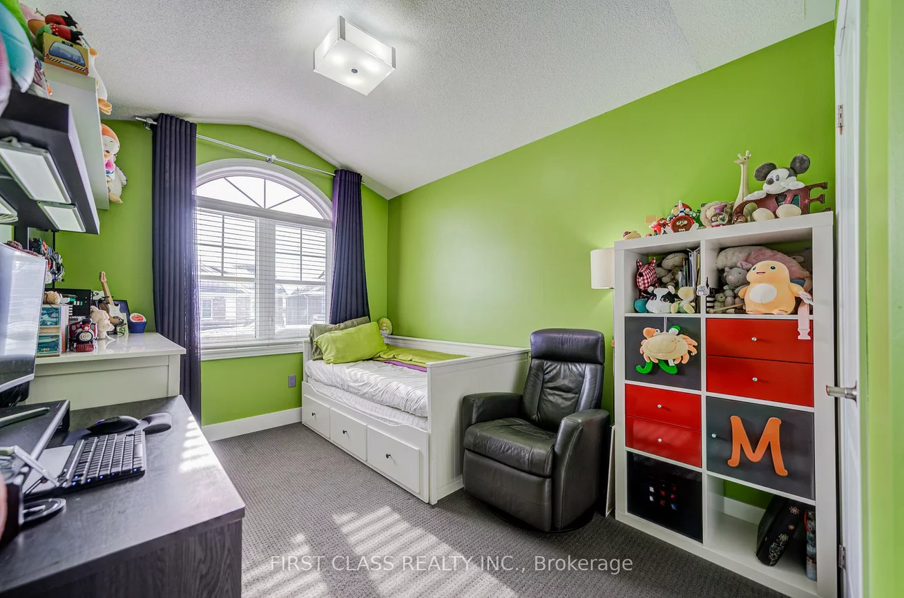 36, Staglin, Cathedraltown, Markham