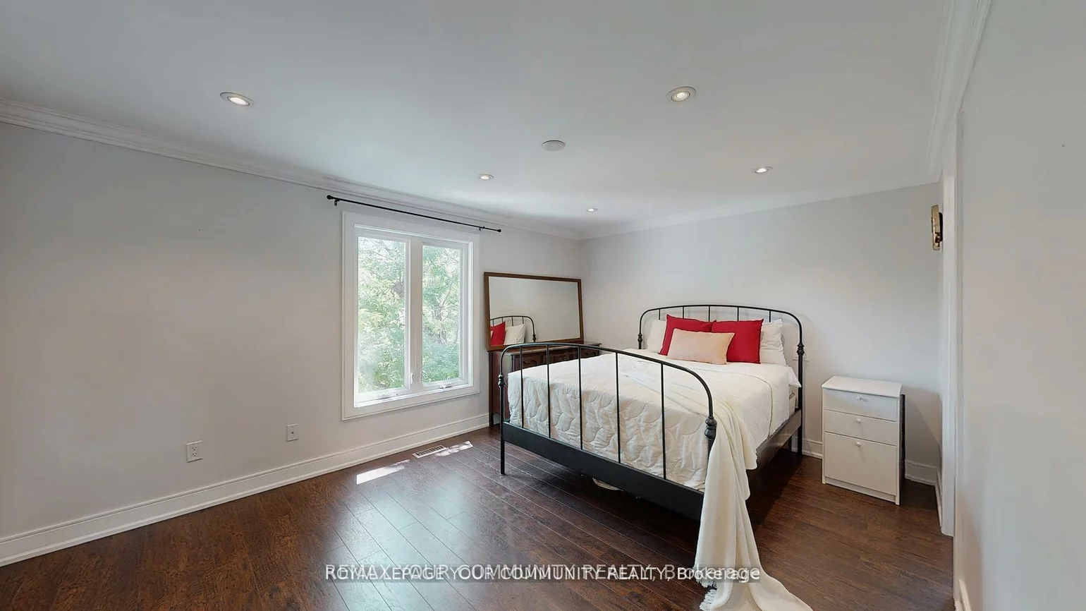 57, Braeburn, Aileen-Willowbrook, Markham