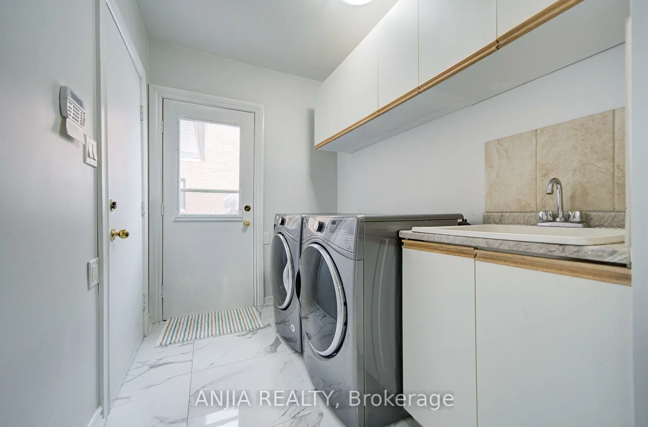 145, Beckenridge, Milliken Mills East, Markham