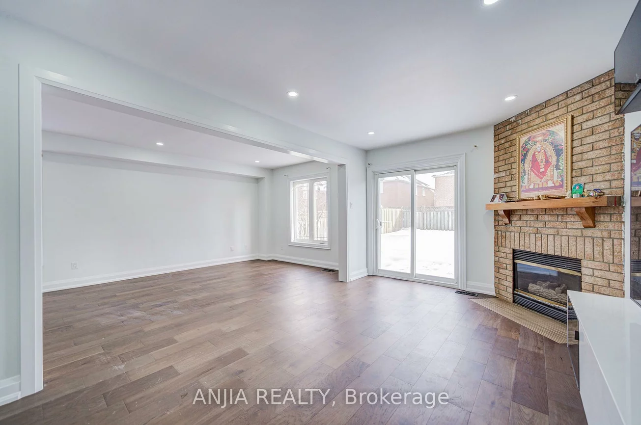 17, Kenborough, Milliken Mills East, Markham