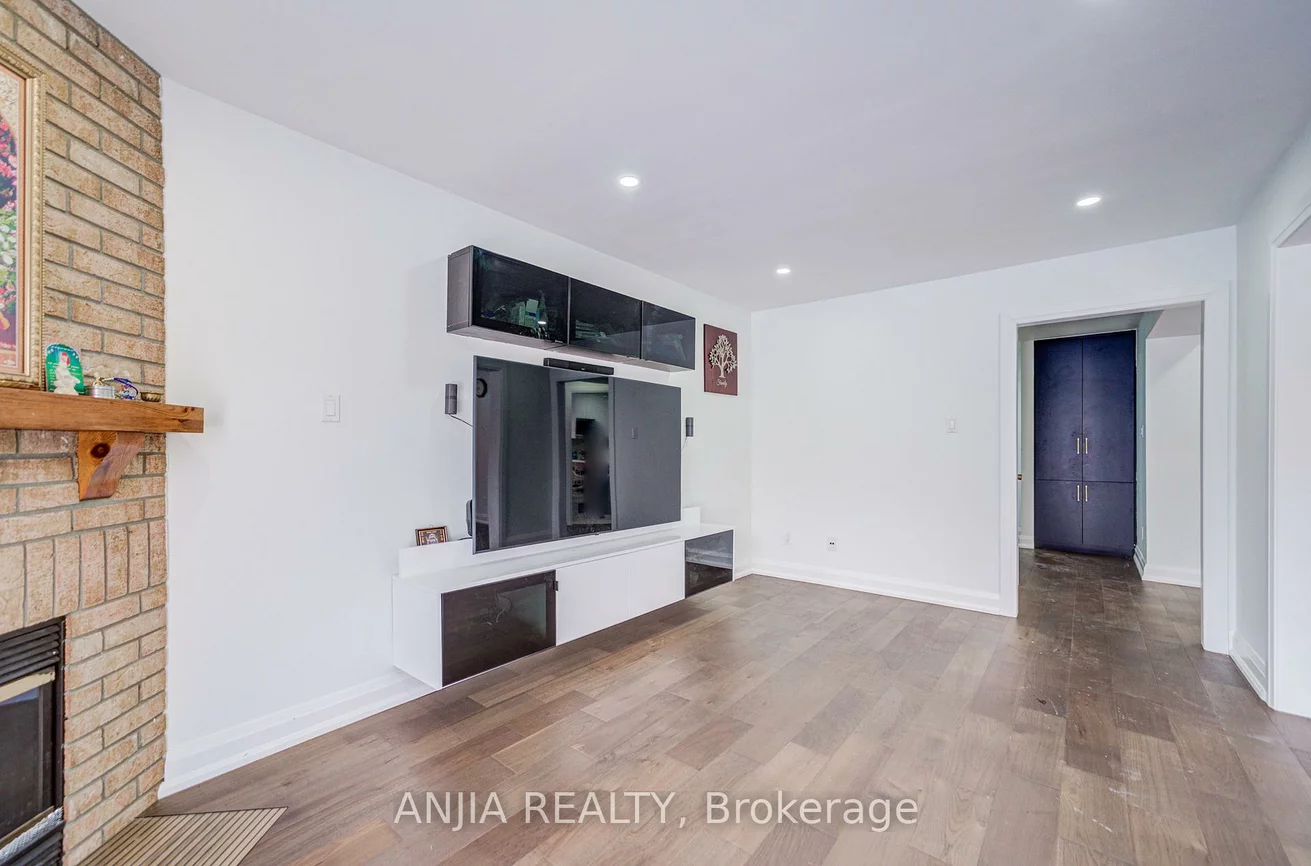 17, Kenborough, Milliken Mills East, Markham