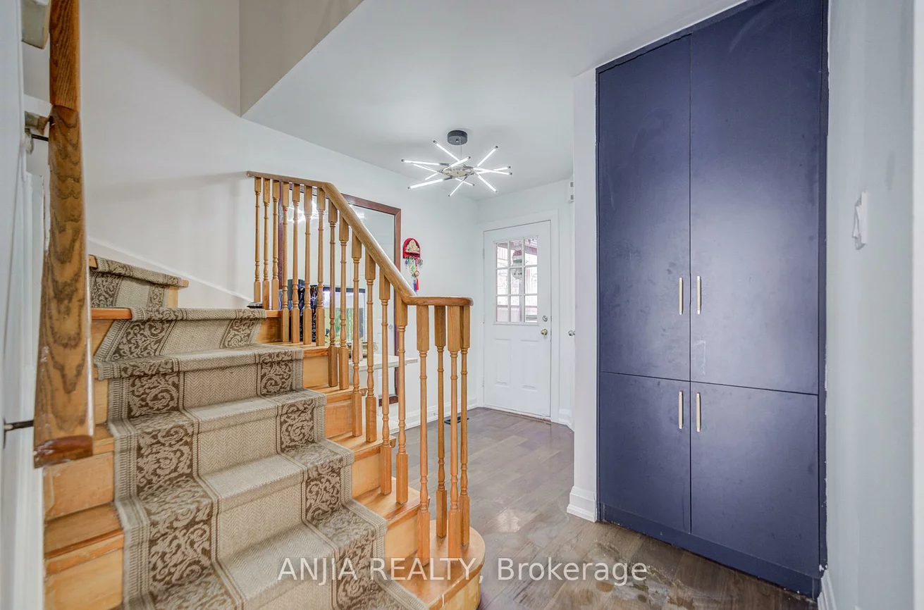 17, Kenborough, Milliken Mills East, Markham