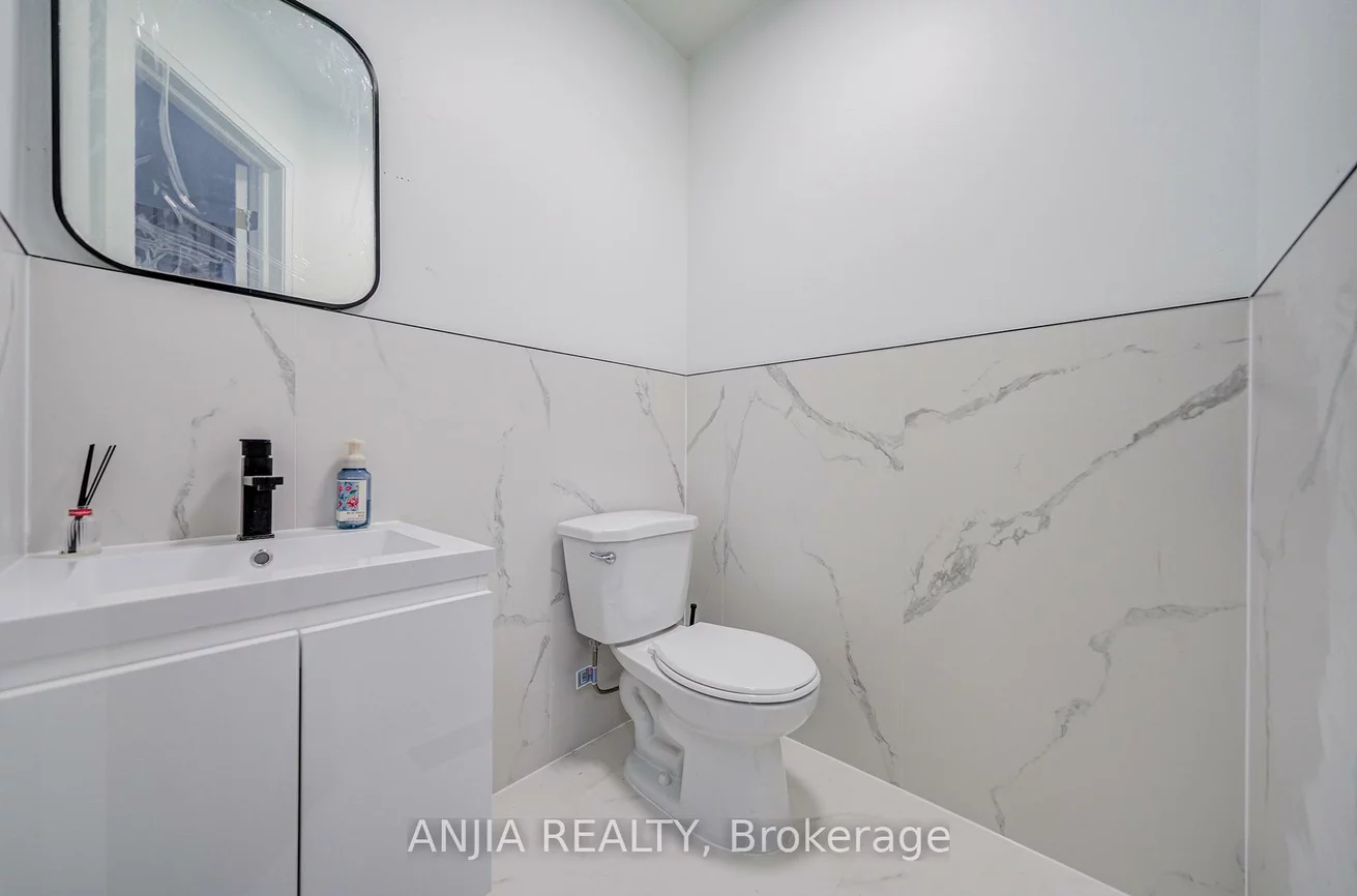 17, Kenborough, Milliken Mills East, Markham