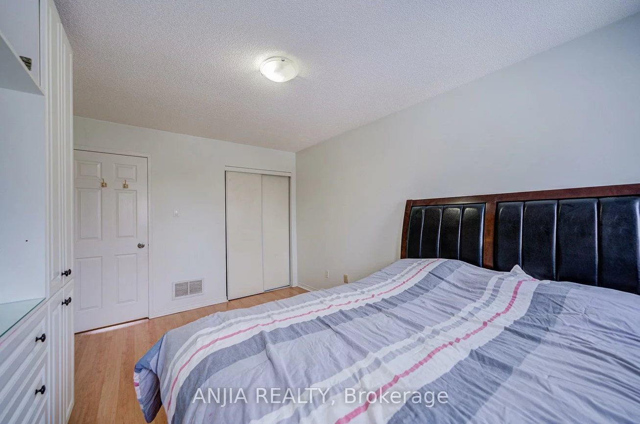 17, Kenborough, Milliken Mills East, Markham