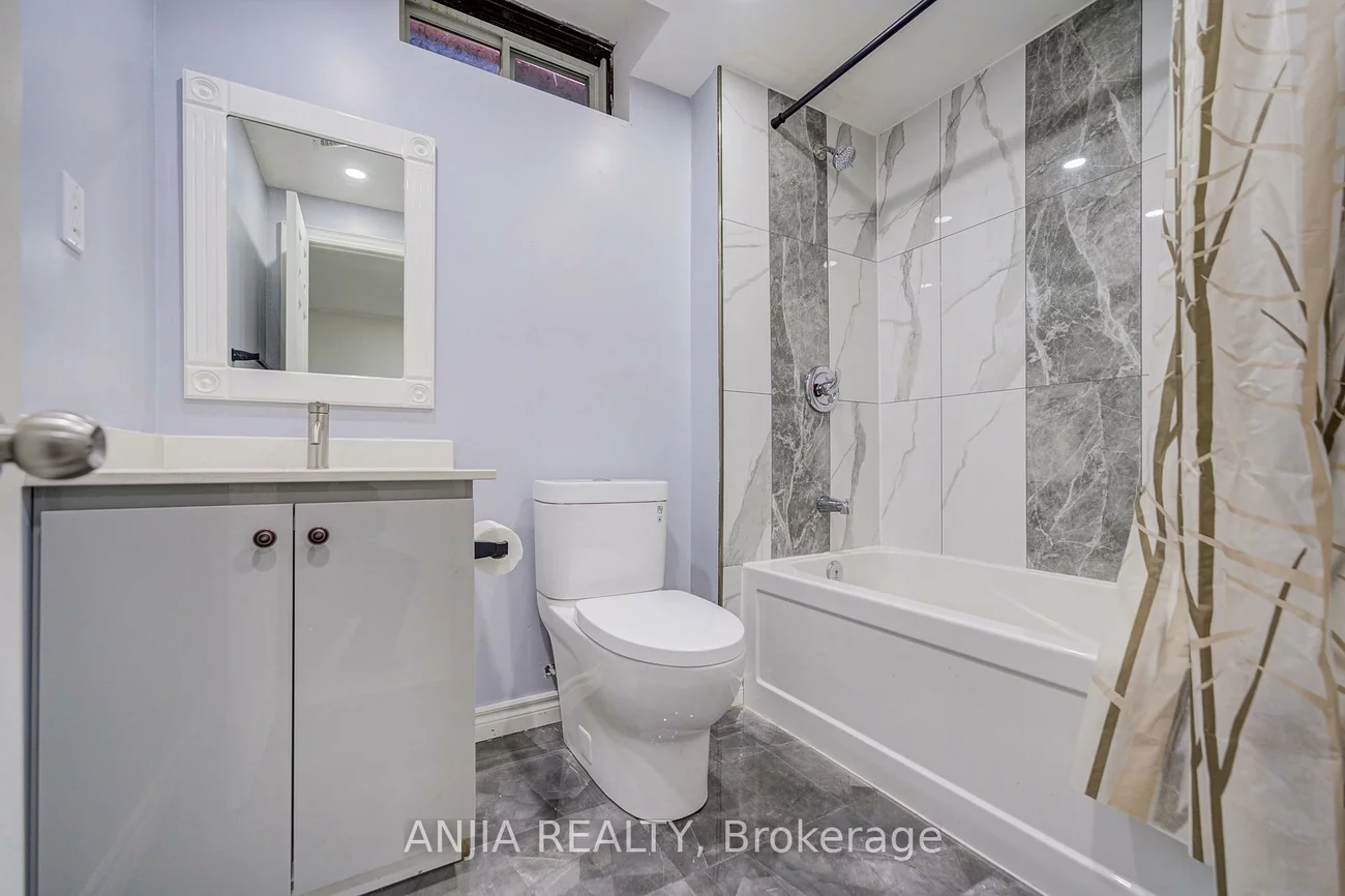 17, Kenborough, Milliken Mills East, Markham