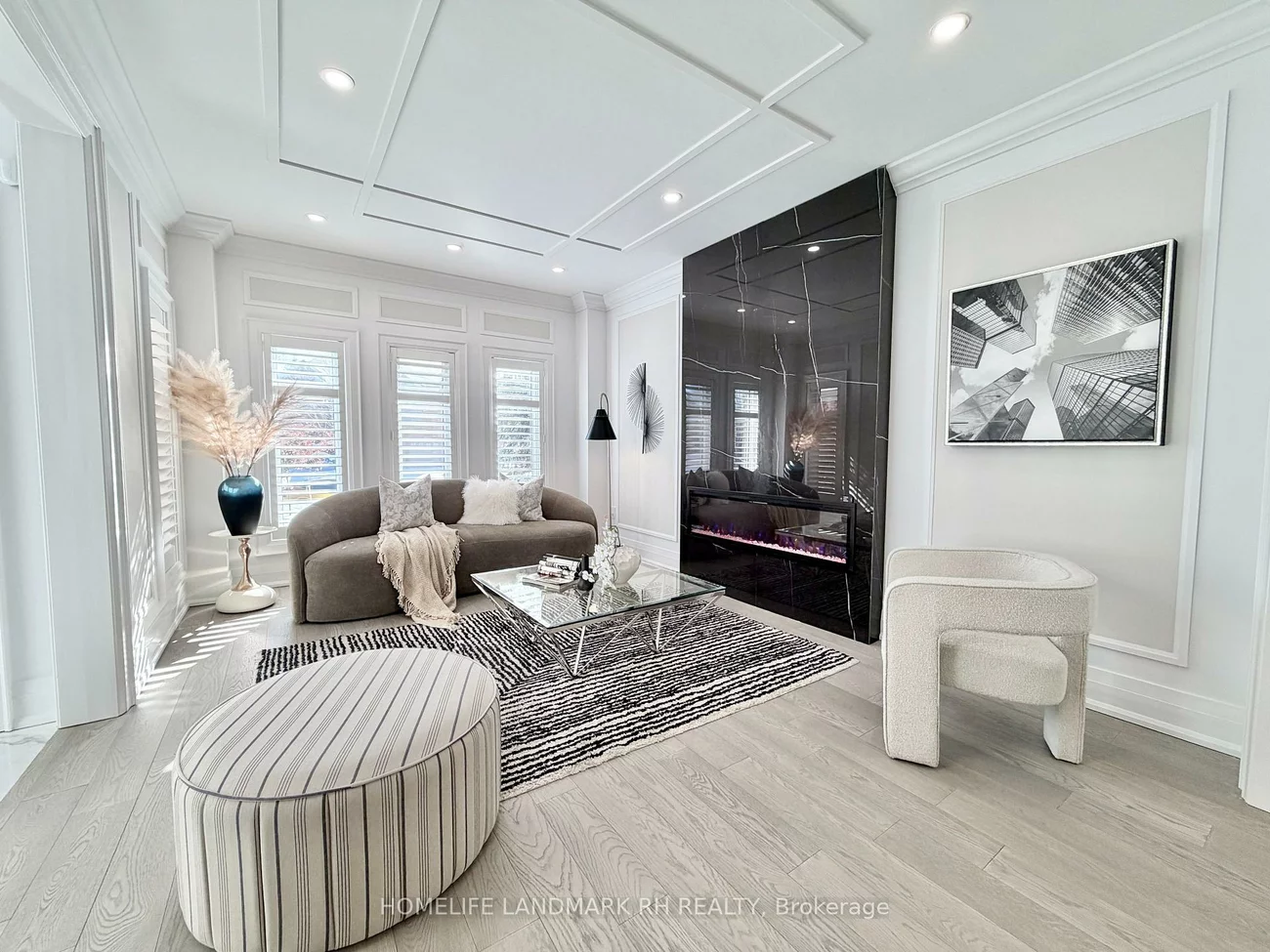 129, Golden Tulip, Cachet, Markham