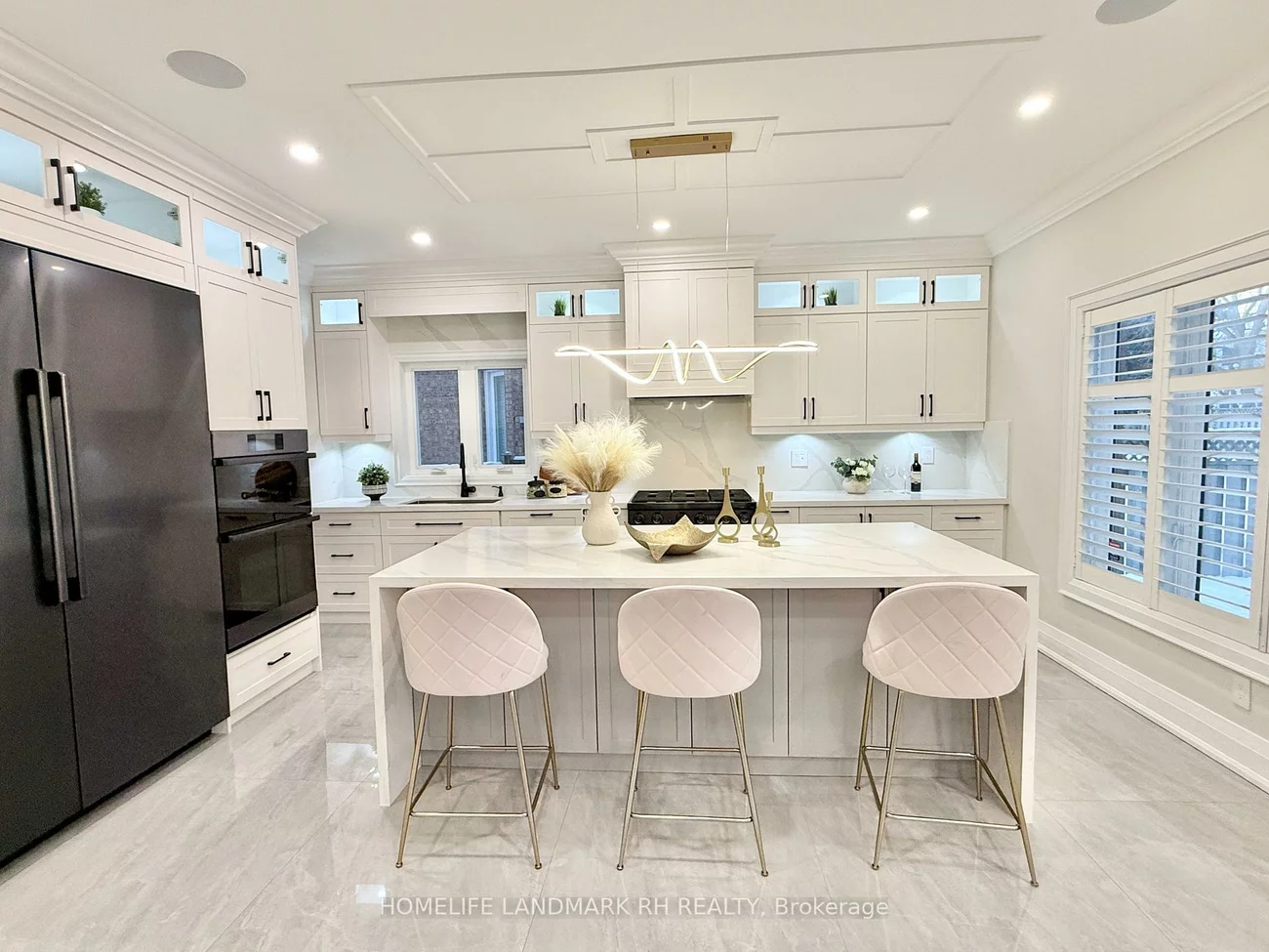 129, Golden Tulip, Cachet, Markham