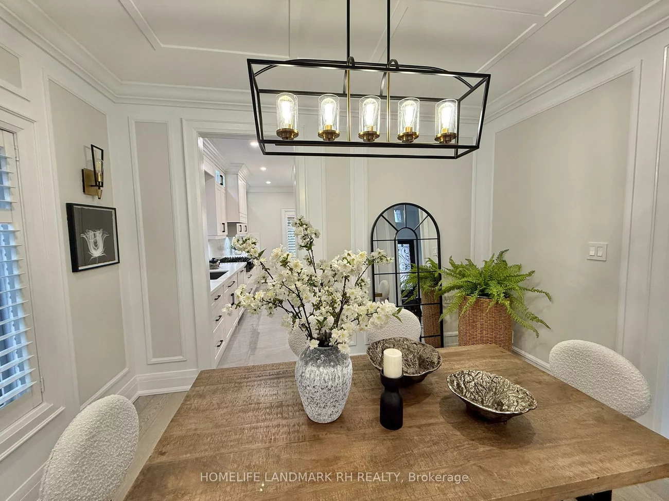 129, Golden Tulip, Cachet, Markham