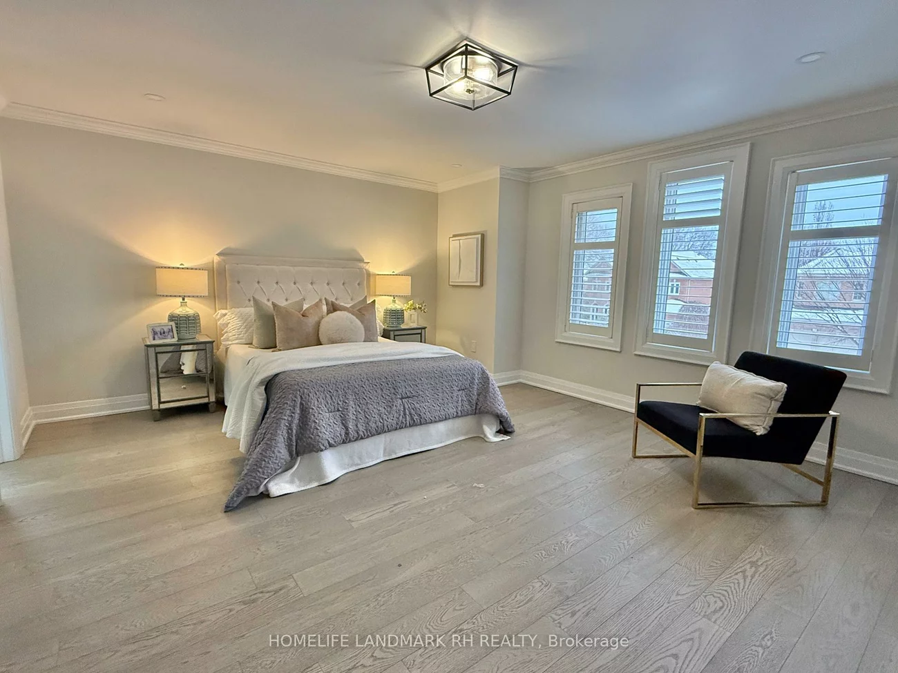 129, Golden Tulip, Cachet, Markham