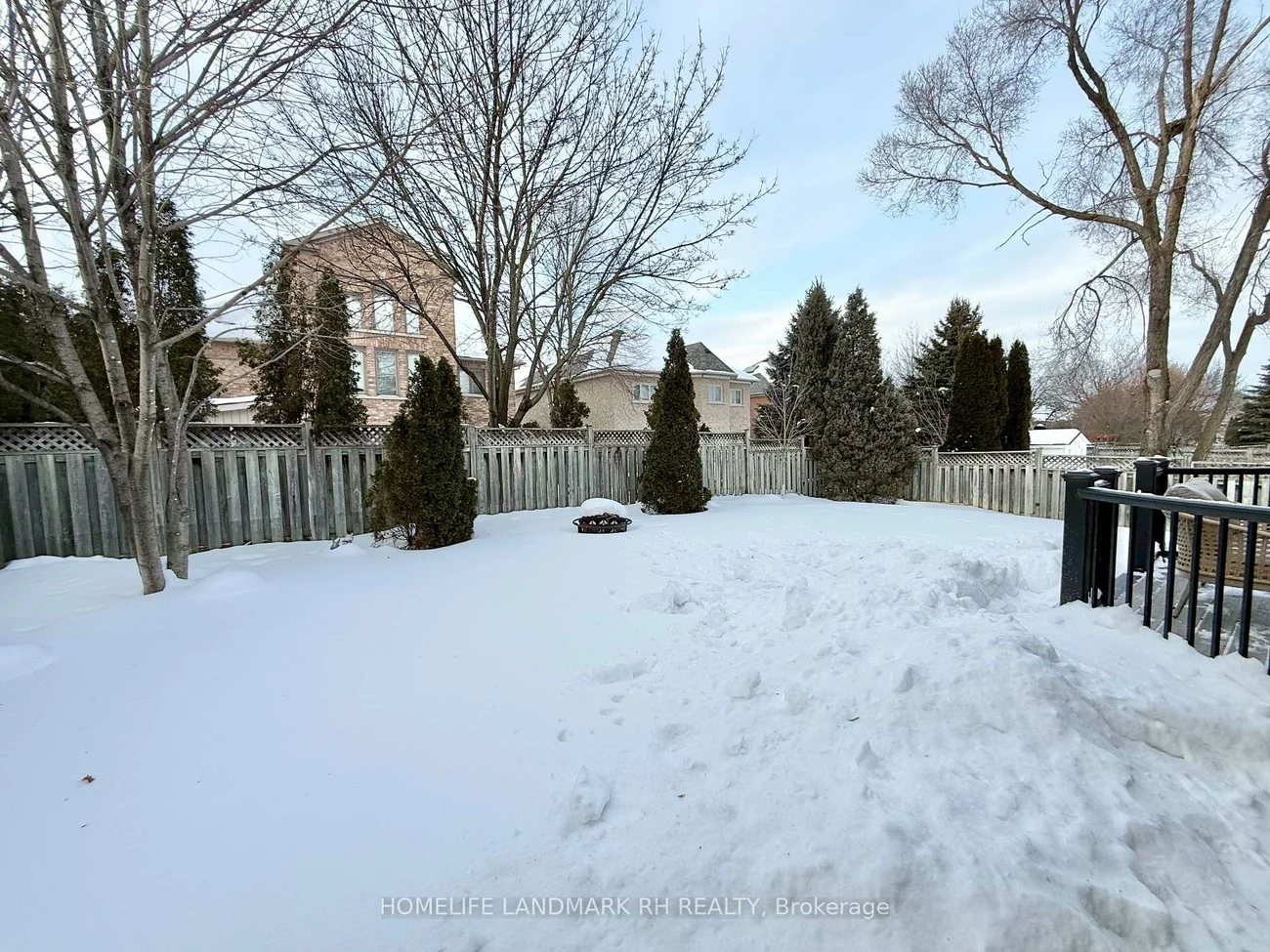 129, Golden Tulip, Cachet, Markham