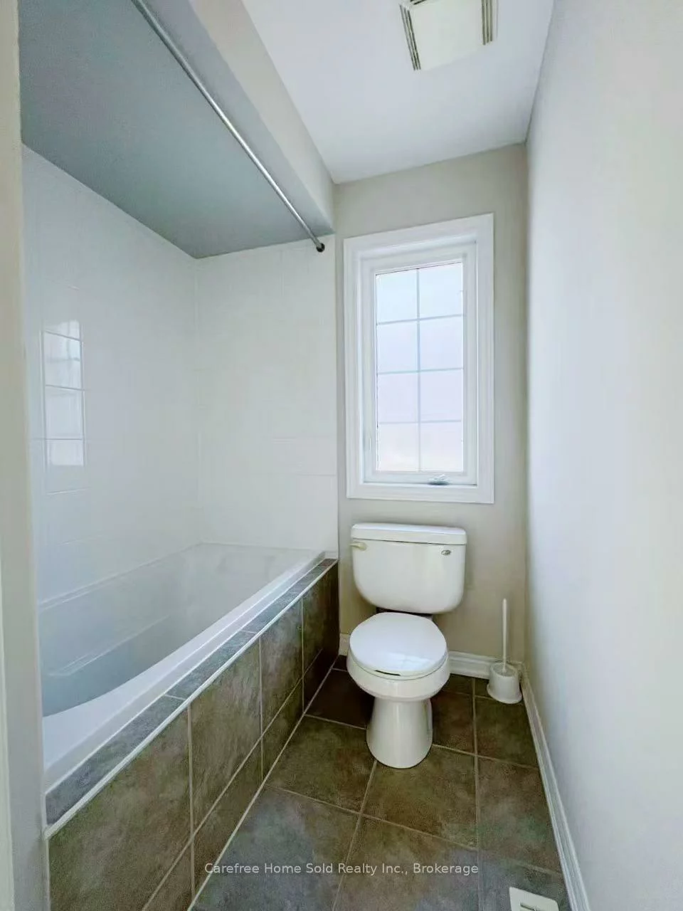 33, Oakmoor, Cornell, Markham