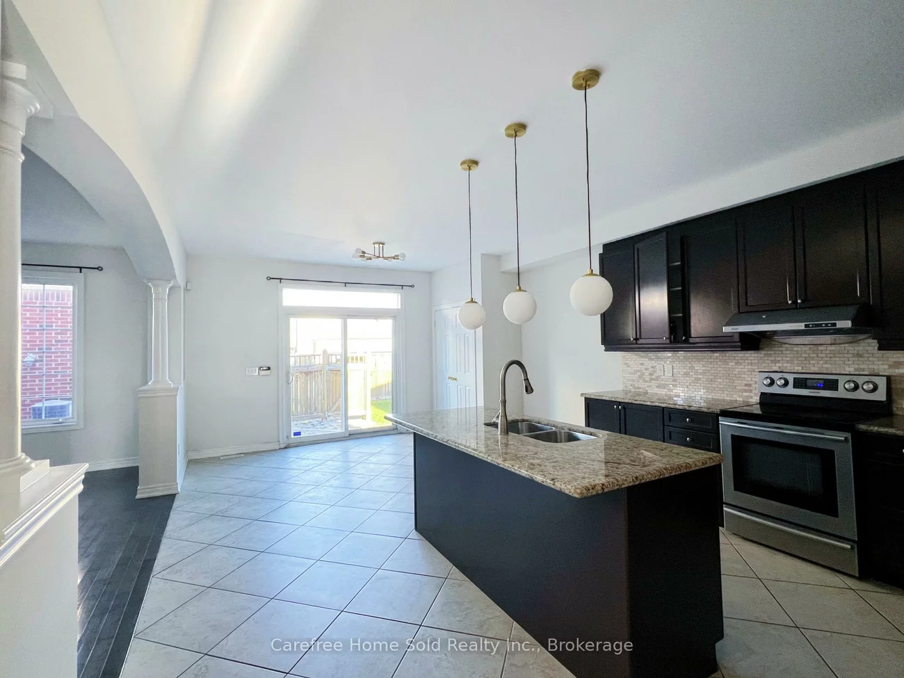 33, Oakmoor, Cornell, Markham