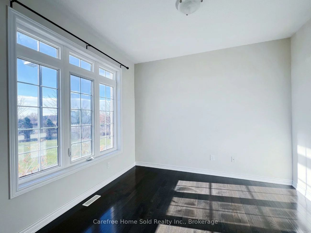 33, Oakmoor, Cornell, Markham