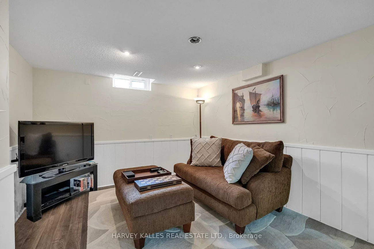 33, Ravengloss, German Mills, Markham