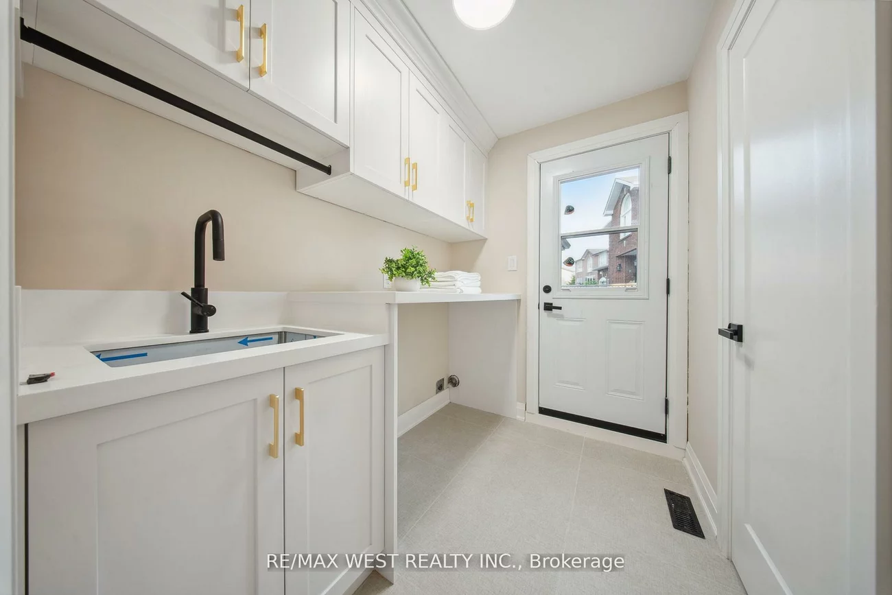 4, Snowcrest, Milliken Mills East, Markham