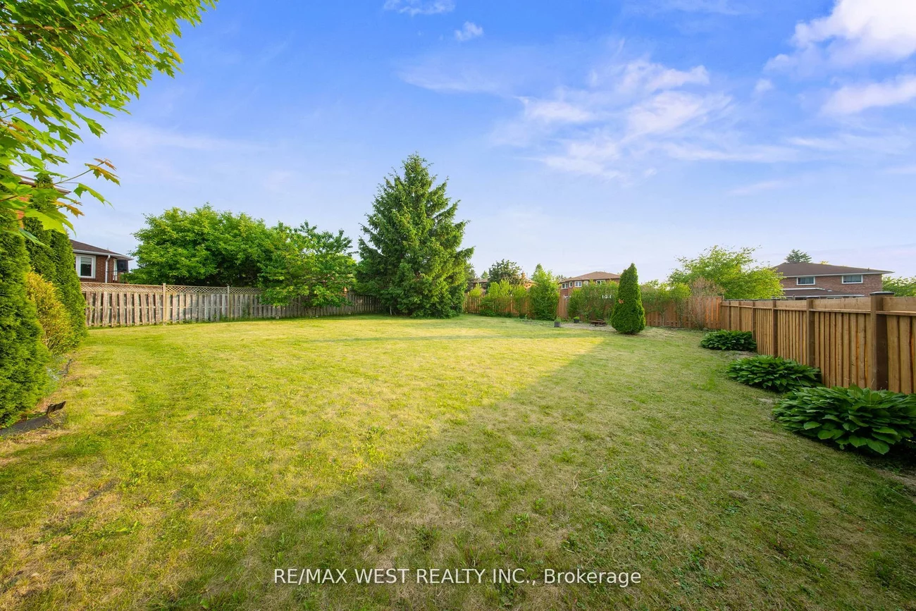 4, Snowcrest, Milliken Mills East, Markham