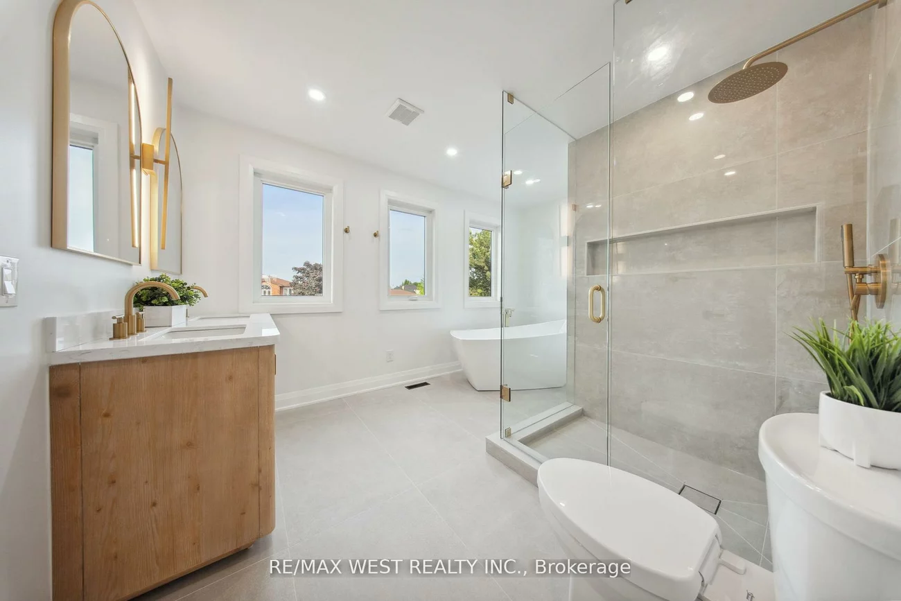 4, Snowcrest, Milliken Mills East, Markham