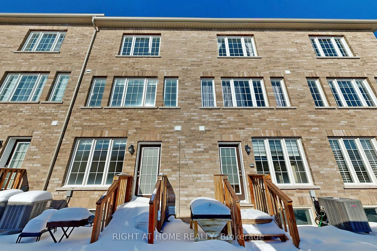 553, White's Hill, Cornell, Markham