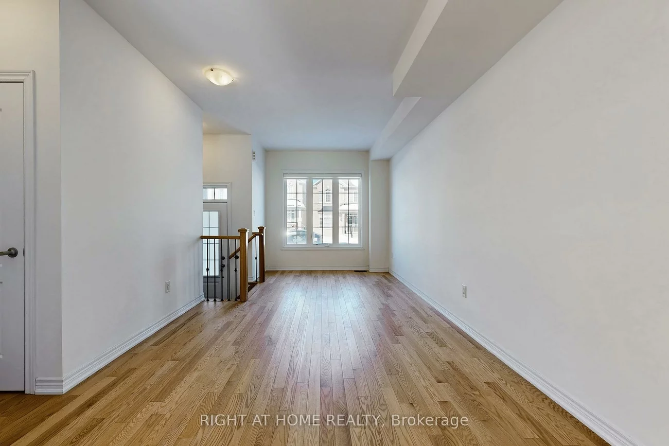 553, White's Hill, Cornell, Markham