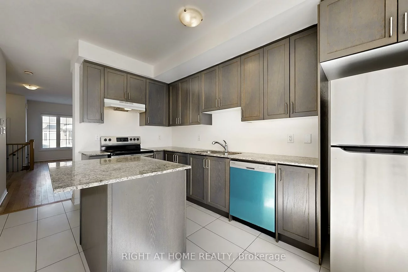 553, White's Hill, Cornell, Markham