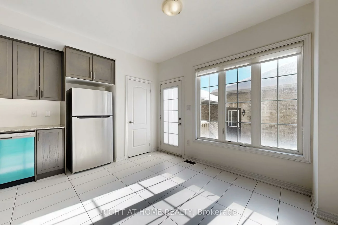 553, White's Hill, Cornell, Markham