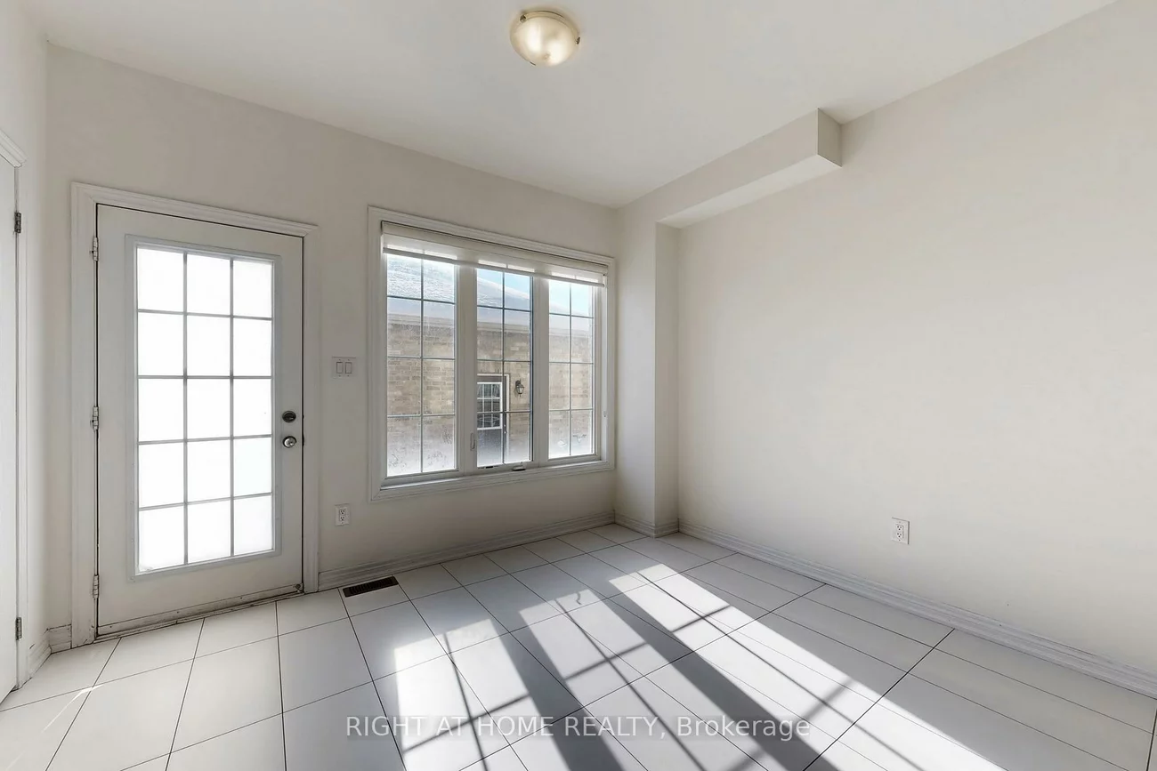 553, White's Hill, Cornell, Markham