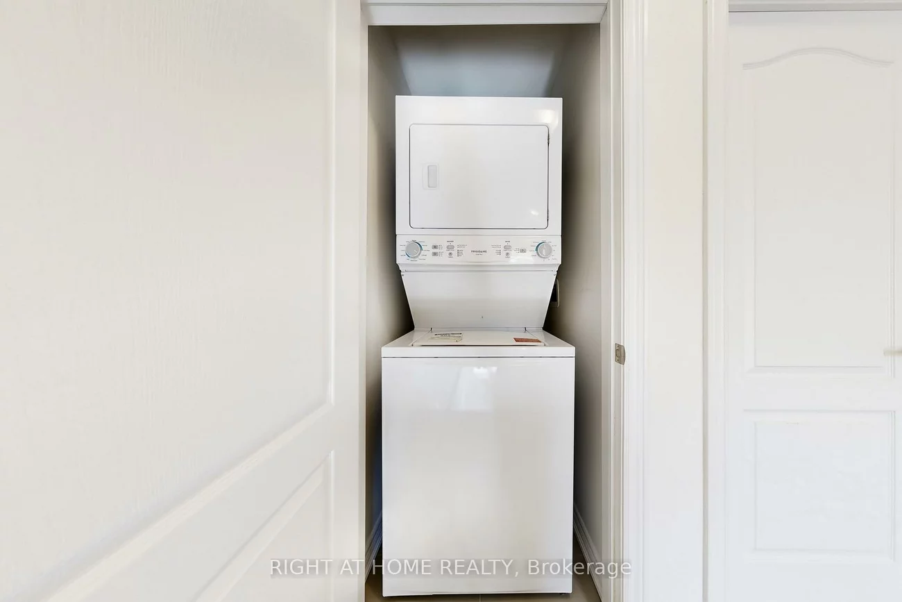 553, White's Hill, Cornell, Markham